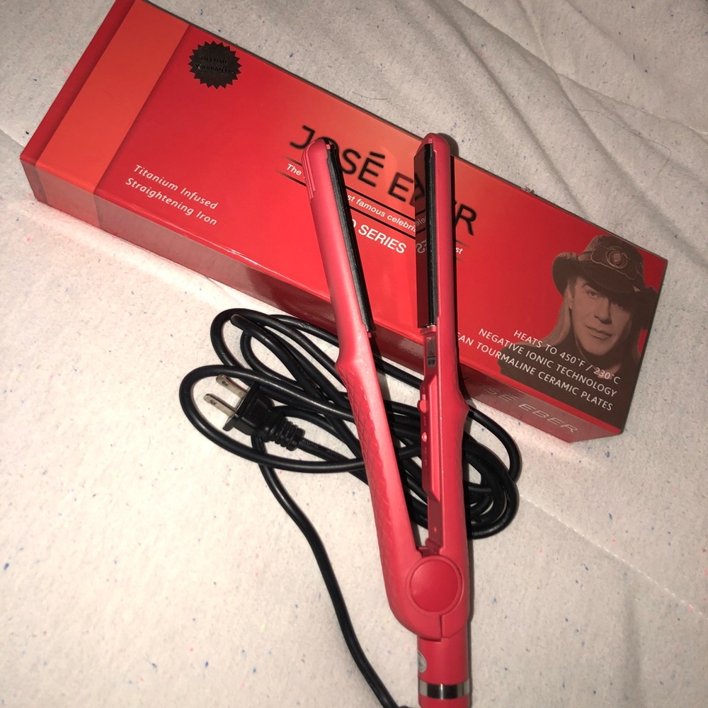 Jose Eber Flat Iron!! in great condition!